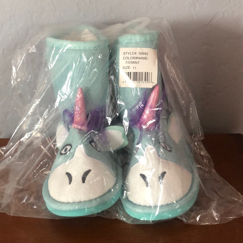 Mukluks Unicorn Soft Boots